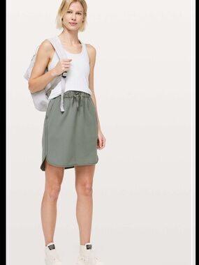 Size 6 Lululemon On The Fly Skirt, Woven